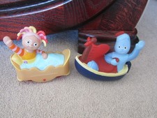 In The Night Garden Iggle Piggle Boat Toy Figure and Upsy Daisy Bed Roll Along