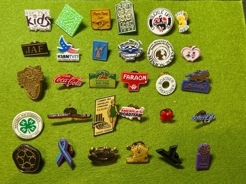 Job lot pin badges bulk - 30,