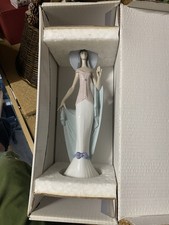 Lladro 6213 Lady of Nice