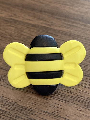Bee buttons busy - buttons, buzzing