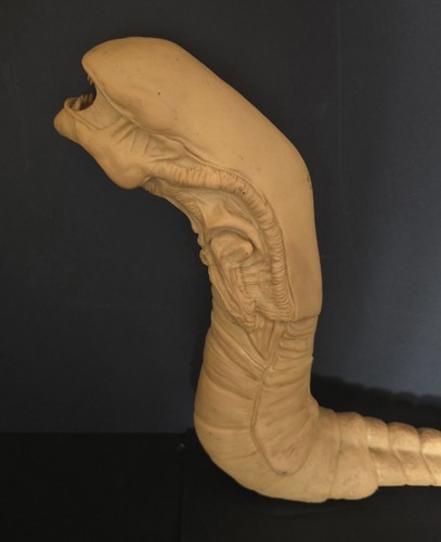 Halcyon lifesize alien - lifesize,