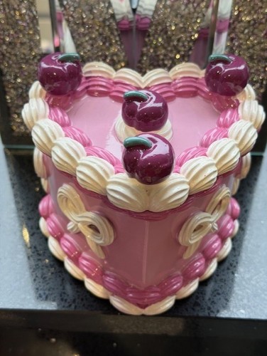 Pink heart cherries - ❤️,