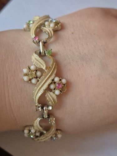 Vintage jewelcraft signed - vintage,