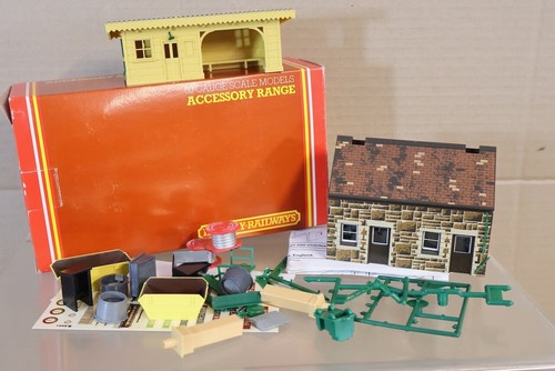 Hornby r510 station platform - hornby,