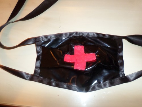 Black pvc mask red felt - black,
