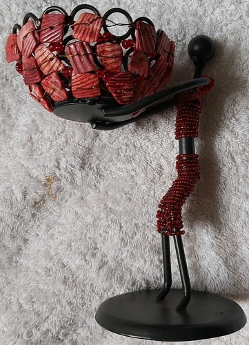 Handmade wire woman red - handmade,