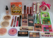 Revolution Make Up ❤️