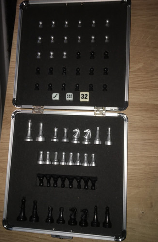 Palantir chess draughts - chess,