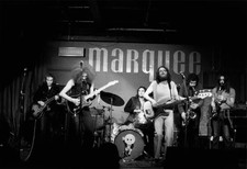 Average white band r - average,