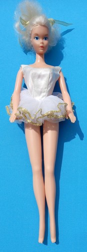 Vintage 1975 barbie - vintage, ballerina