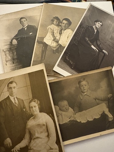 Six vintage portrait - six,