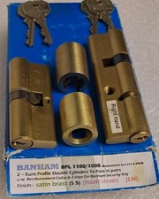 UNUSED BOXED Pair Banham 6 Pin