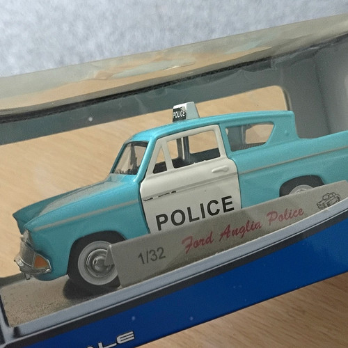 Saico ford anglia - ford, police