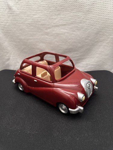 Sylvanian family toy - family, car
