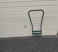 Hollow tine garden lawn aerator