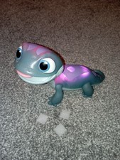 Disney Frozen 2 Bruni the Fire Spirit Salamander Snowflakes Light Up Toy