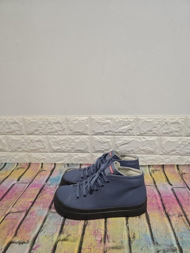 Camper peu roda - camper, boots