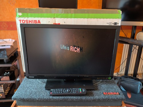 Toshiba dvd combi - 22”,