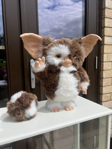 Life size gizmo mogwai gremlin - size,