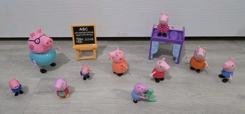 Peppa pig figures - pig,