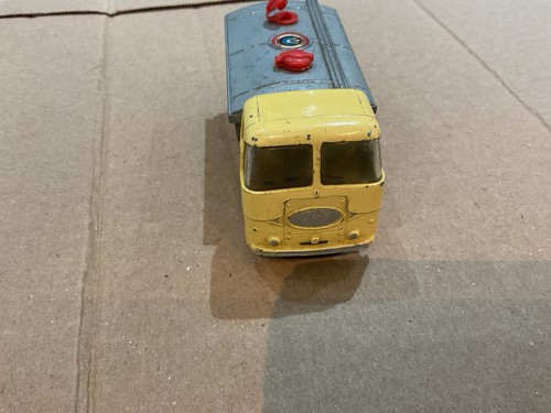 Vintage corgi toys - , cement