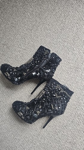 Stunning jewelled crystal - stunning,