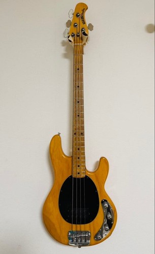 Ernie ball music man stingray - ball,