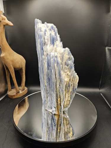 Blue kyanite with - kyanite, quartz