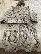 **BOYS SKI/SNOW SUIT - GREY & WHITE - QUICKSILVER UTILITY - AGE 12**