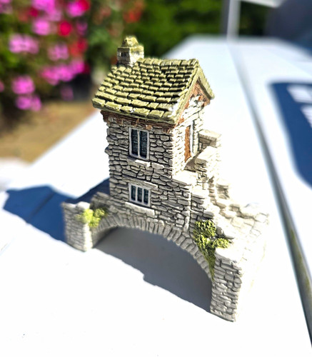 Lilliput lane bridge house - lilliput,