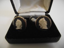JOB LOT OF VINTAGE GENTS CUFFLINKS.