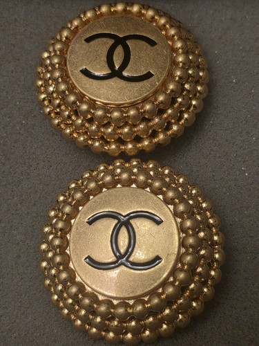 Chanel gold plated enamel - cc,