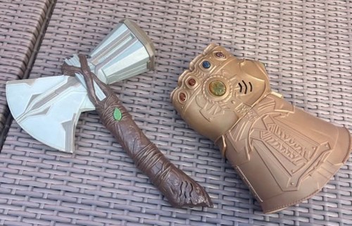 Avenger toys thanos gauntlet - -,