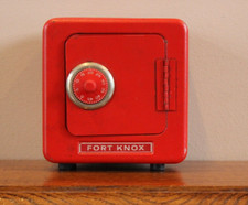 Vintage 1970s Superior Fort