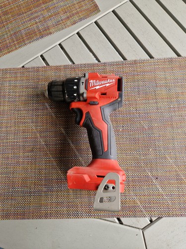 Milwaukee m18blpdrc 18v - m18blpdrc-0,