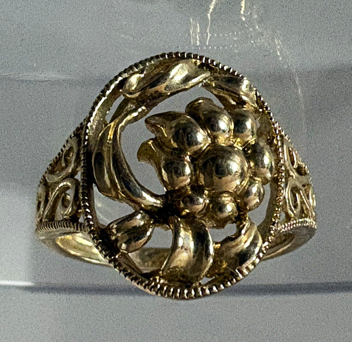 9ct yellow gold flower design - 9ct,