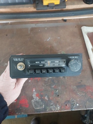 Ford pushbutton radio - ford,