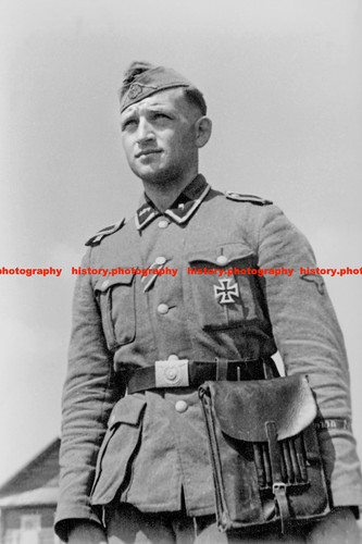 F016943 soldier the - of,
