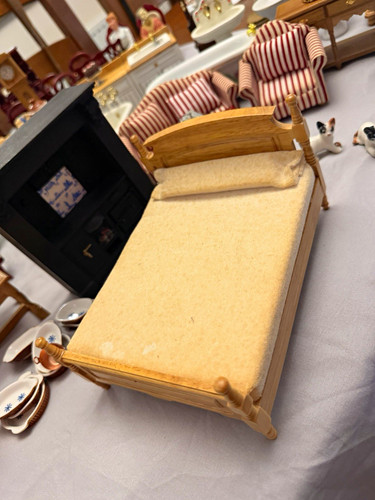 Vintage dollhouse furniture - dollhouse,