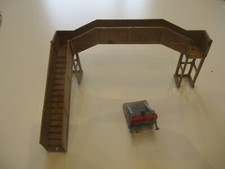 Hornby Dublo Footbridge Metal Pedestrian Bridge + Buffer Stop for Model Railway