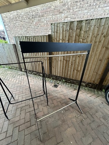 Retail modern standing hanging - standing,