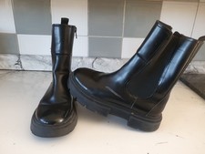 Girls Black H&M Boots size 2.5