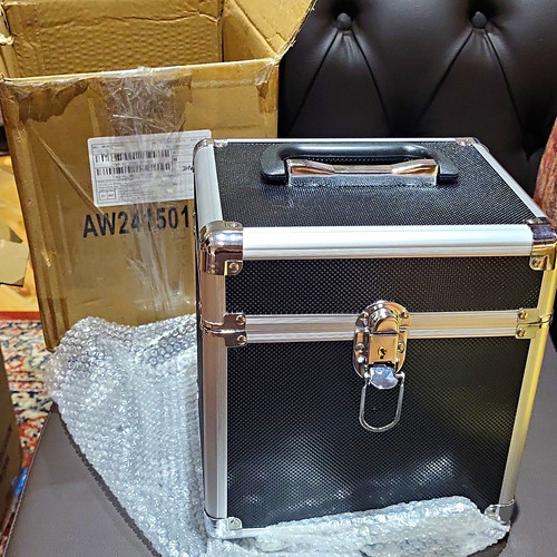 Black silver aluminium carry - aluminium,