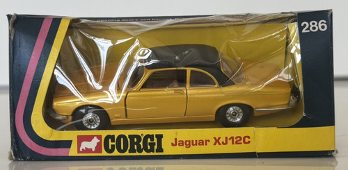 Corgi 286 jaguar - corgi, in