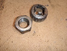 GILERA RUNNER 125cc 2000 REAR WHEEL NUT AND PIN COVER