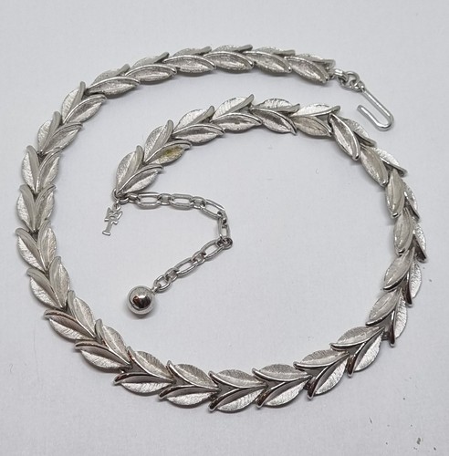 Vintage trifari silver tone - vintage,