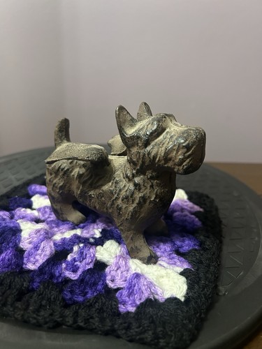 Vintage cast iron scottie dog - cast,