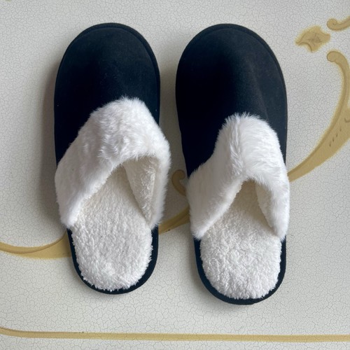 Used black cream - black,