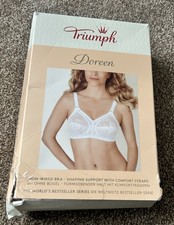 Triumph Doreen non wired bra. 38J. White. Comfort straps. Brand new boxed tags