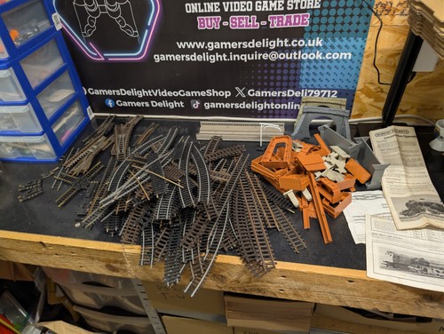 Vintage hornby track buildings - hornby,